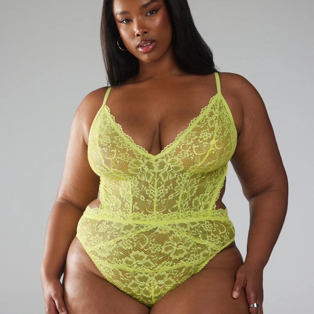 Savage x Fenty Floral Lace Teddy Yellow